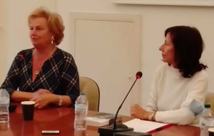 Da sinistra l'autrice del libro Valeria Fieramonte e Anna Maria Vicini attivista di Toponomastica Femminile